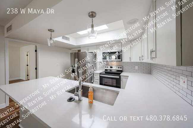 Building Photo - 238 W Maya Dr