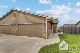 Building Photo - Brand New 3 Bed Duplex Across from NE Magnet