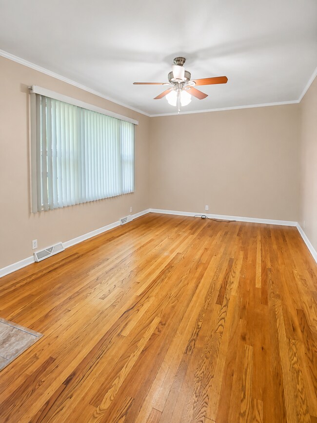 Building Photo - Bright 3-Bedroom Pet-Friendly Home with Garage in Algood