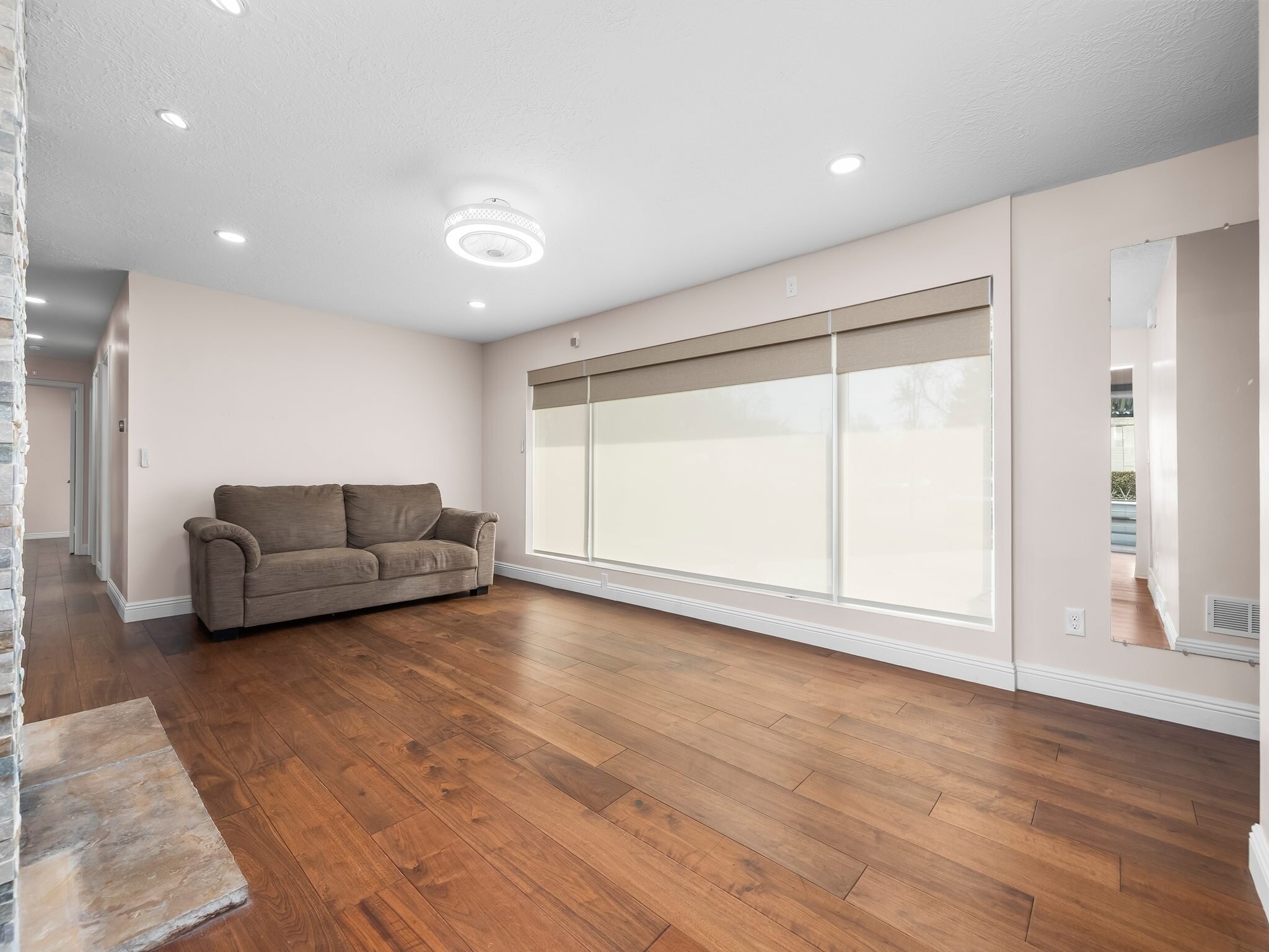 Building Photo - 2885 E Loran Heights Dr