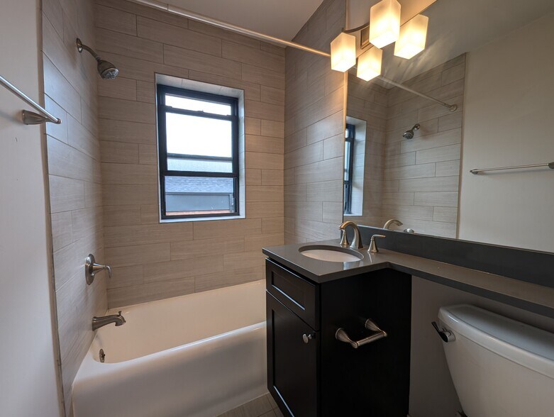 Building Photo - 2430 N Kedzie Blvd