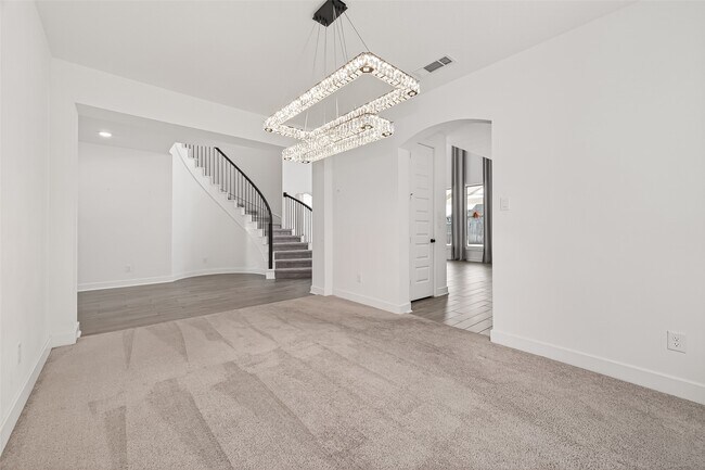 Building Photo - 26307 Aurora Vly Wy