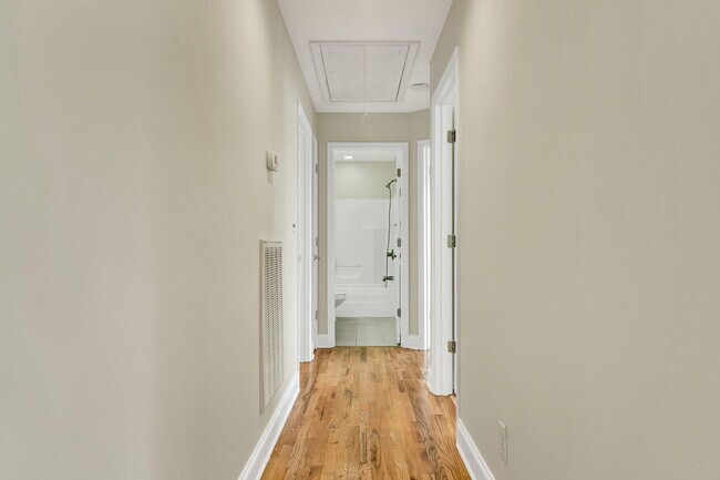 Building Photo - 217 Home Pl Ct SE