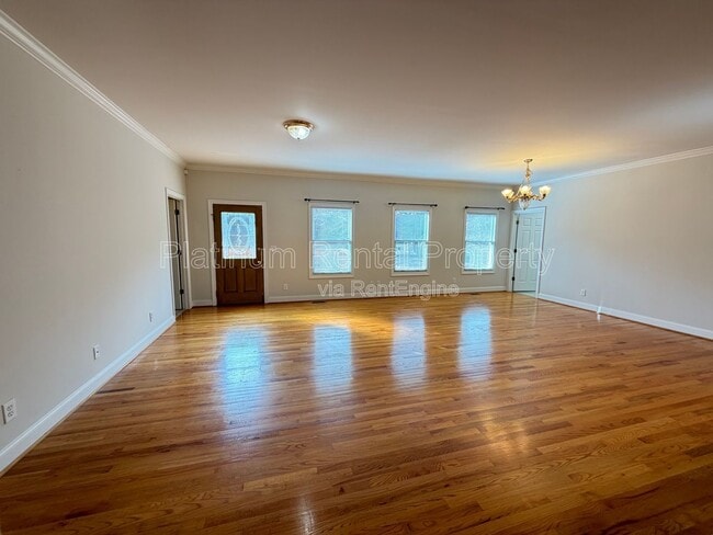 Building Photo - 3440 Alexander Cir