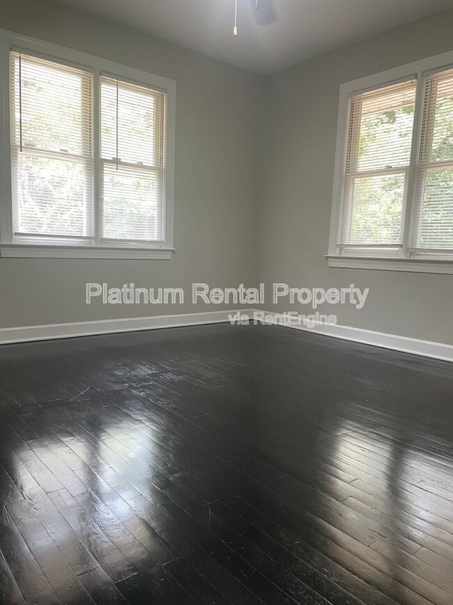 Building Photo - 3485 Maplehurst Dr