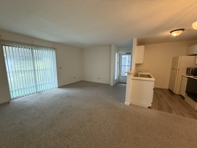 Building Photo - R@GB  J207