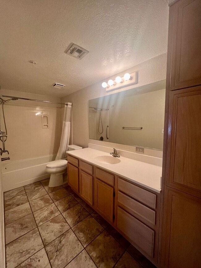 Building Photo - Unfurnished, 1-Year Long-Term Rental (Lowe...