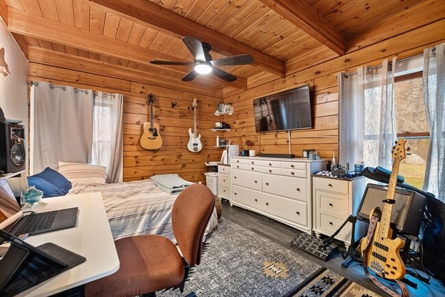 Building Photo - 404 Rawson St