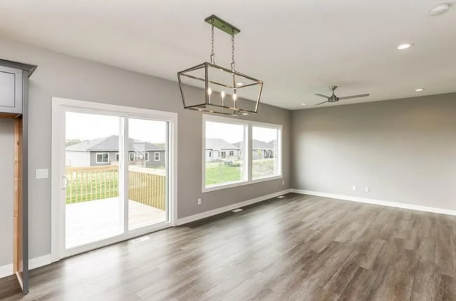 Building Photo - Beautiful Newer Home in West Des Moines