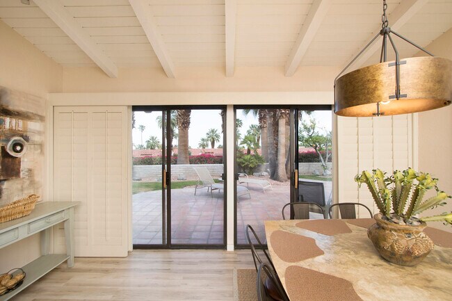 Building Photo - 40080 Via Buena Vista