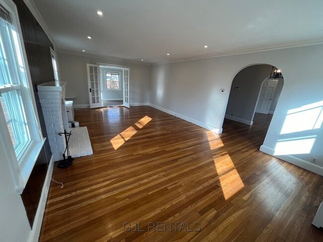 Building Photo - 30 Stearns Rd