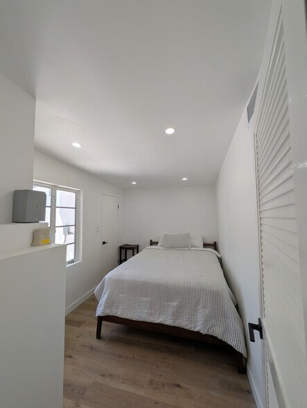 Building Photo - 221 Avenida Ortega