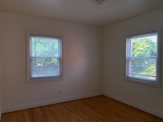 Building Photo - 1132 Cooper Dr
