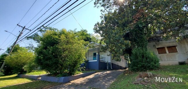 Building Photo - 118 N Graham Ave