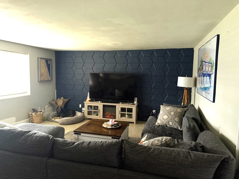 Building Photo - 108 Lantana Ave