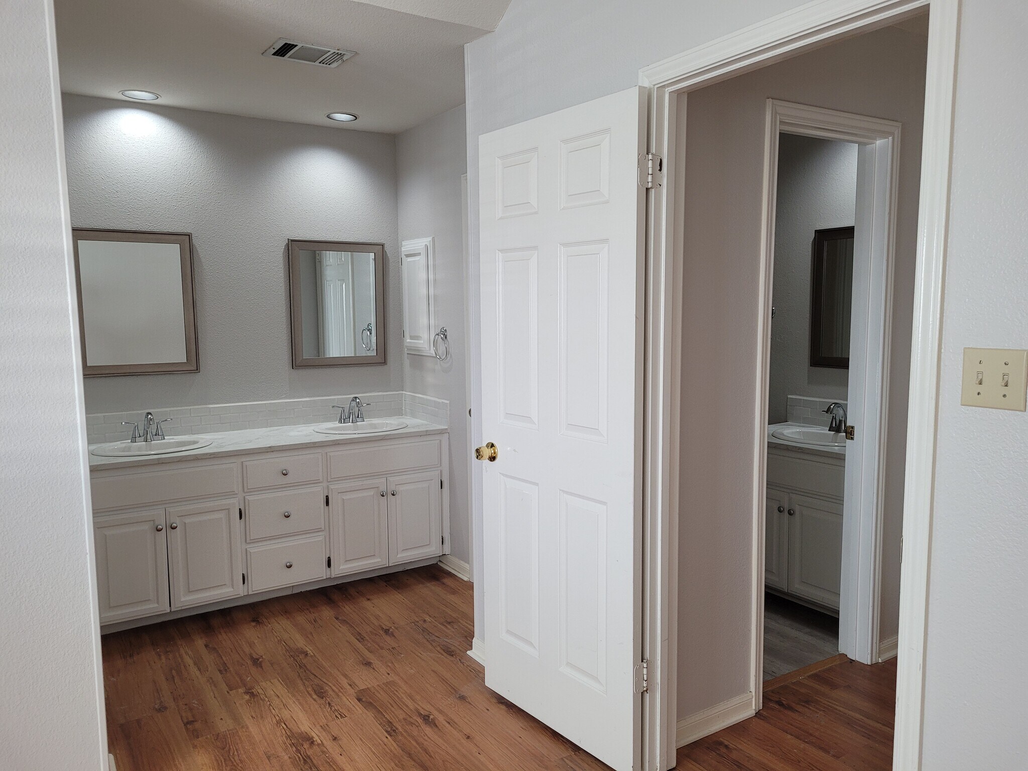 Master bath - 19 Chapel Hill Cir
