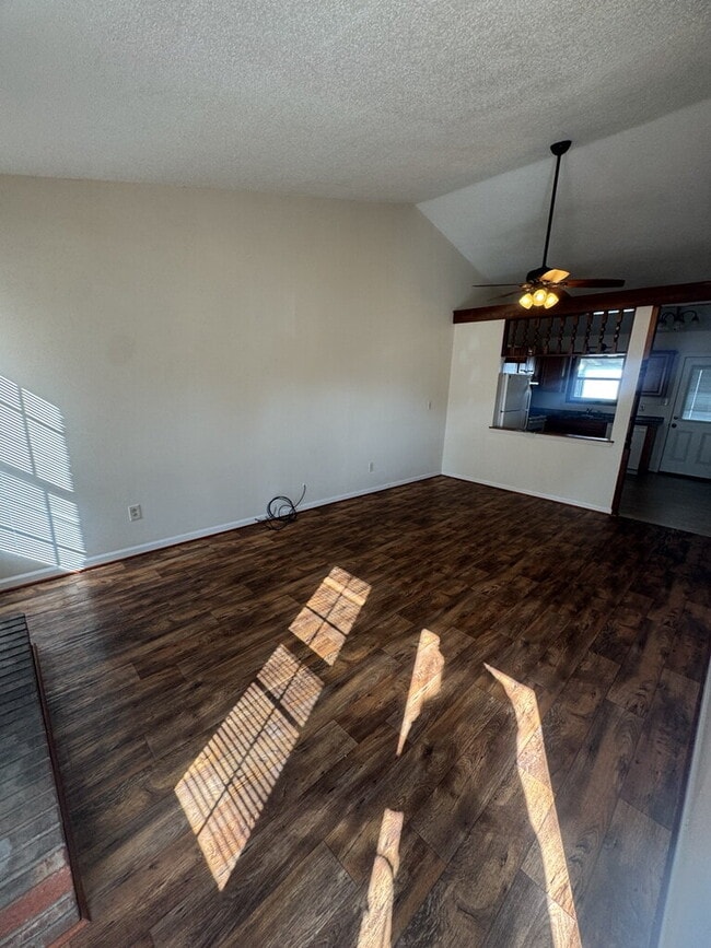 Building Photo - 101 Garden Pl