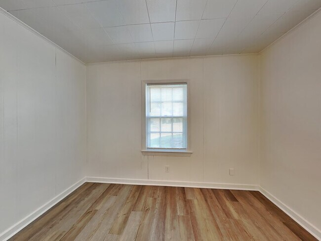Building Photo - 340 Woodward Rd