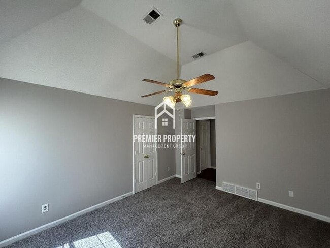 Building Photo - 7699 Ivy Bend Cove