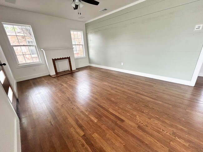 Building Photo - 2107 28th St