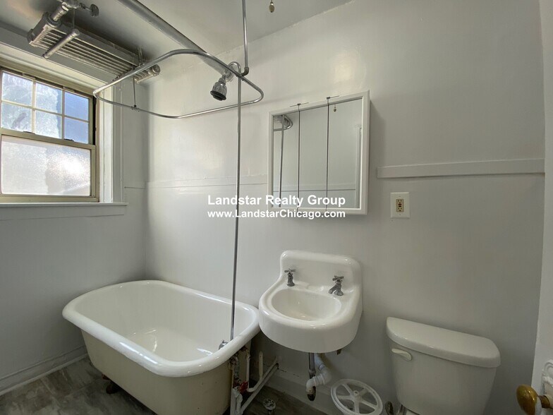 Building Photo - 730 Reba Pl