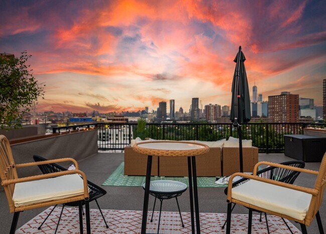 Building Photo - 260 Palisade Ave