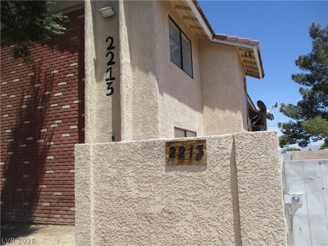 Building Photo - 2213 N Jones Blvd