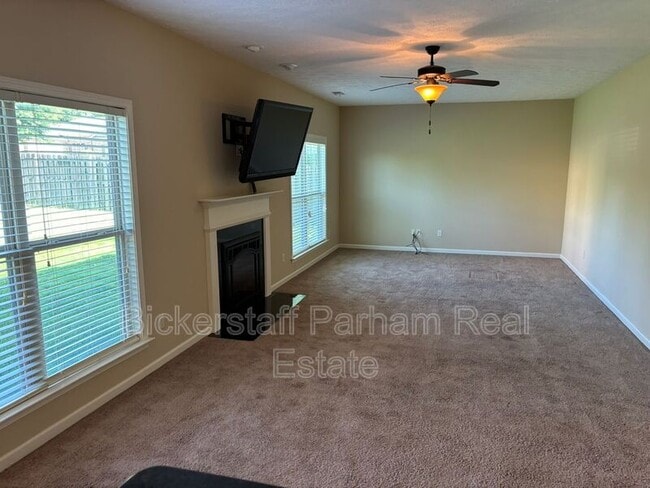 Building Photo - 5982 Ivy Ridge Dr
