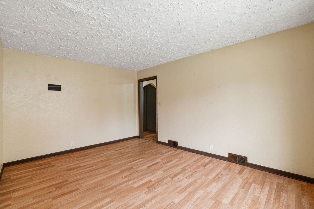 Building Photo - 414 18th St