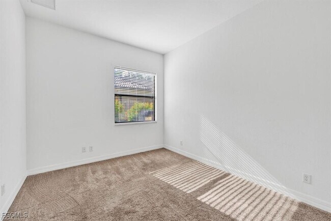 Building Photo - 8766 Tropical Ct