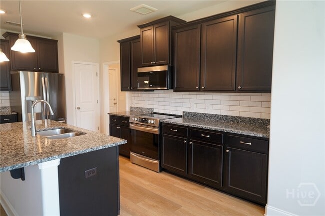 Building Photo - 6 Walkers Cay Ct
