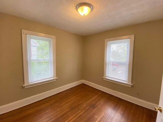 Building Photo - Old North Columbus-131 Clinton St