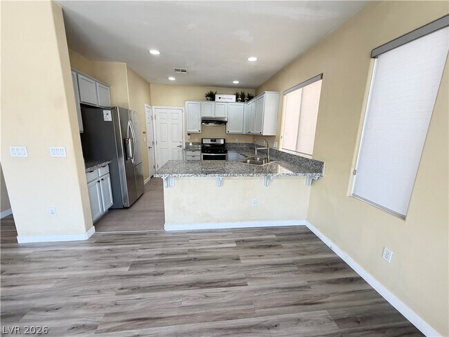Building Photo - 5360 Cielo Oro St