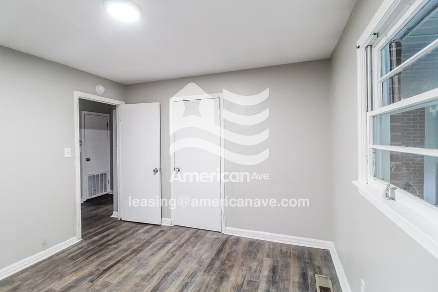 Building Photo - 106 Jones Pl