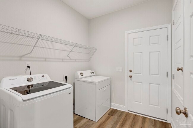 Building Photo - 6482 Cedar Ky Dr