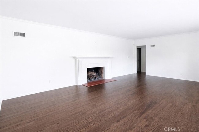 Building Photo - 18 Woodland Ln