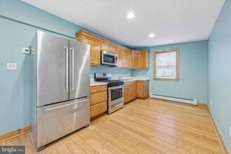 Building Photo - 707 Forrest St