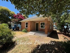 Building Photo - 2718 Brown Ave