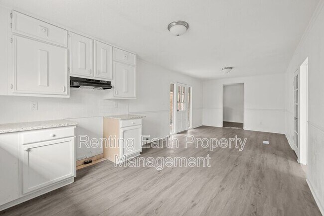 Building Photo - 1808 Brewster Rd