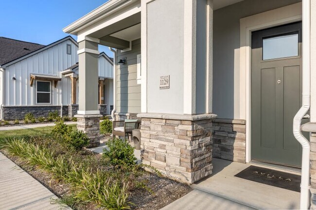 Building Photo - Breeze Street, Justin, TX 76247 - 2 BR 2 BA house