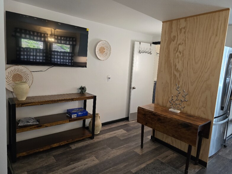 Building Photo - 167 Howard Rd