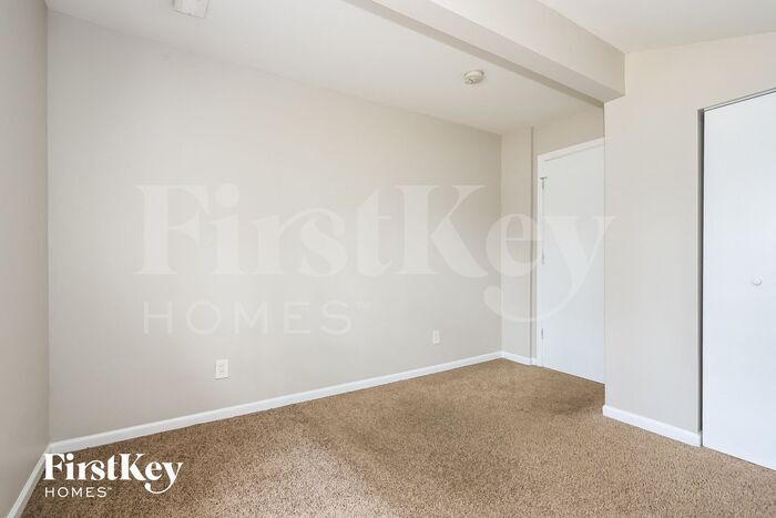 Building Photo - 141 W Briarcliff Rd