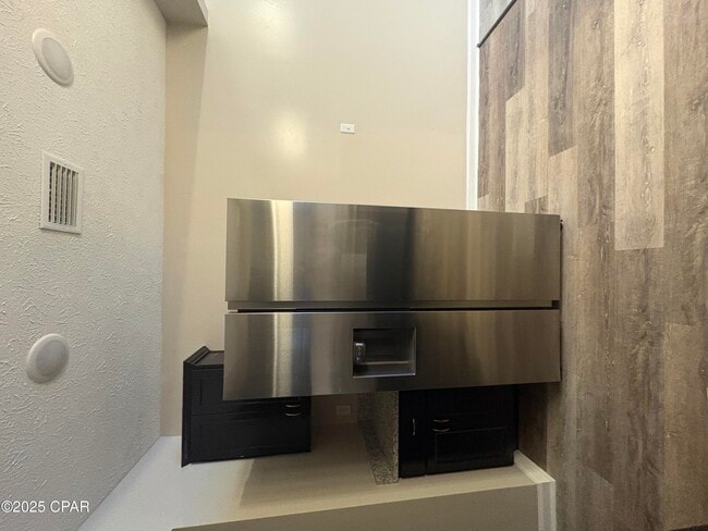 Building Photo - 816 E 25th St