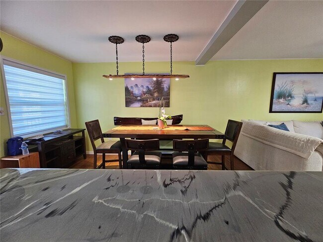 Building Photo - 5896 Palm Ln