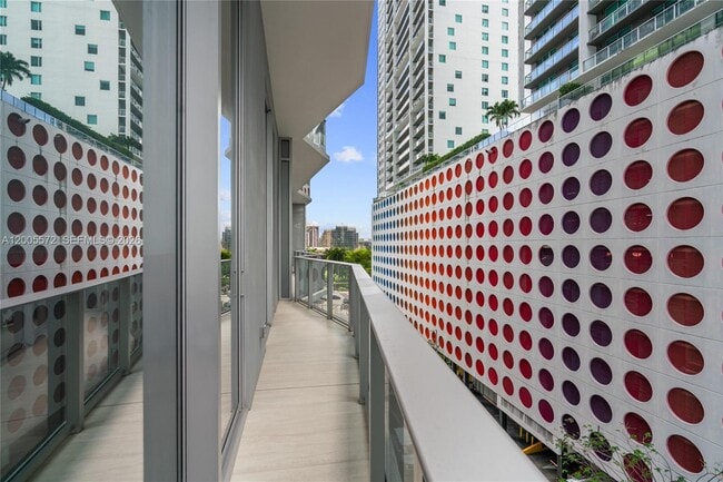 Building Photo - 77 SE 5th St