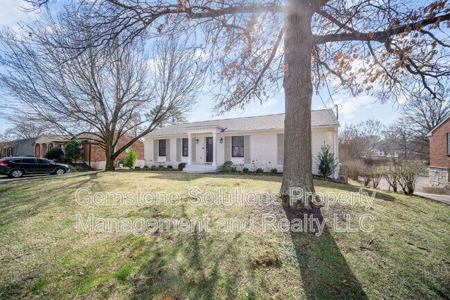 Primary Photo - 413 Lynn Dr