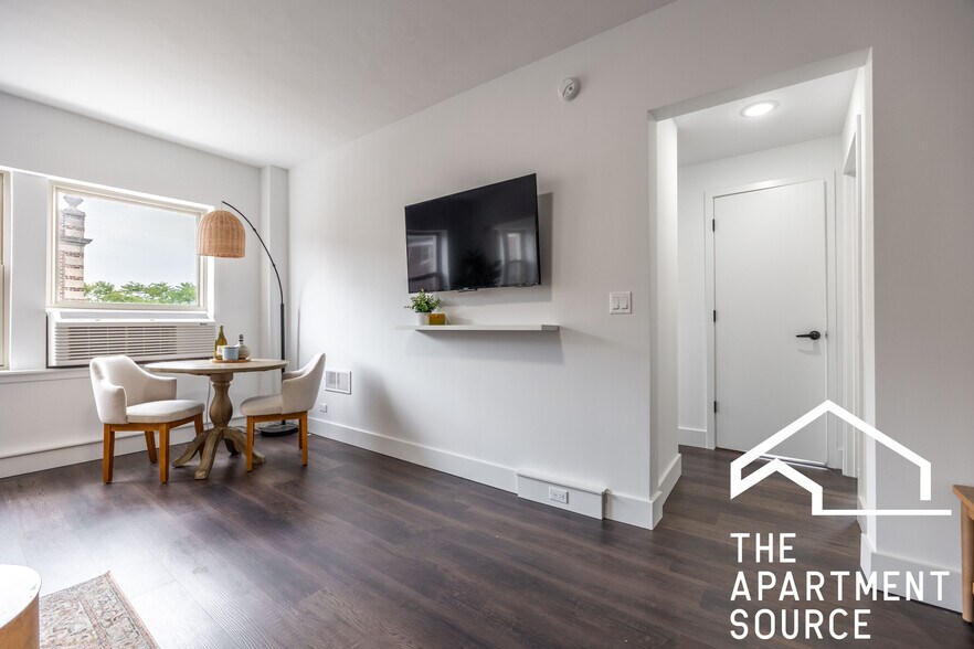 Building Photo - 1555 W Hollywood Ave