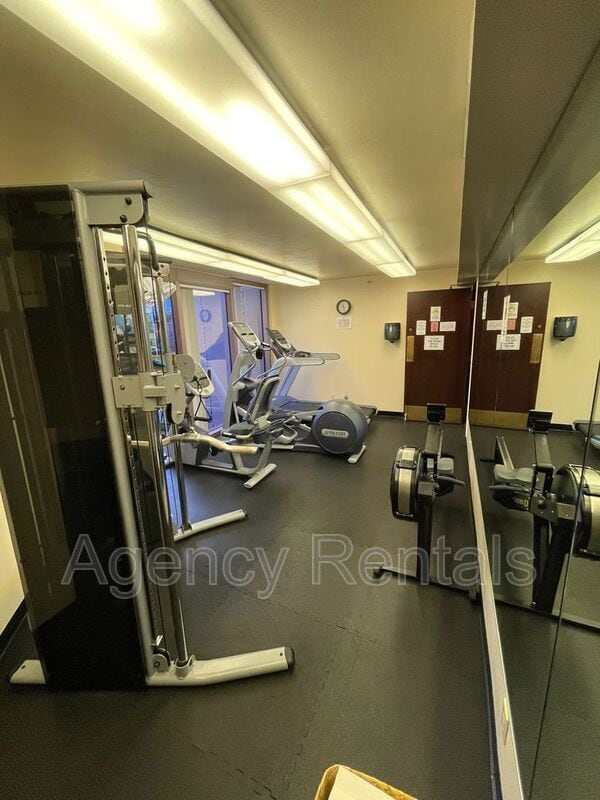 Building Photo - 425 South St