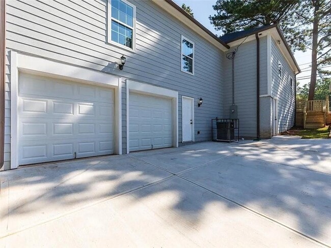 Building Photo - 1569 Jonesboro Rd SE
