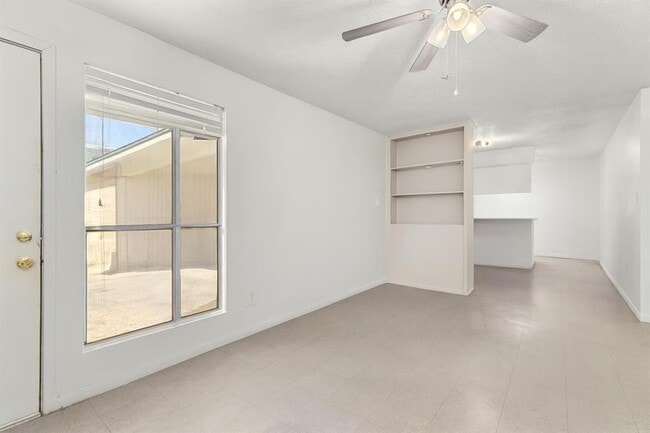 Building Photo - 6911 Cooper Ln